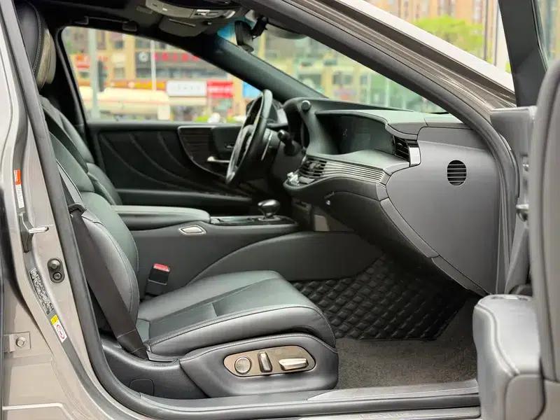Lexus LS 2018 500h Premium Edition (China V Emission Standard) — миниатюра 8
