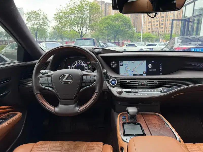 Lexus LS 2020 500h Executive Edition (China VI Emission Standard) — миниатюра 12