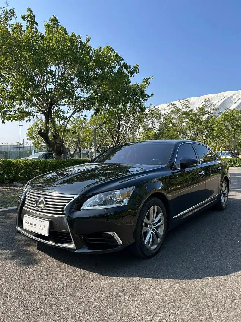 Lexus LS 2014 460L — миниатюра 1