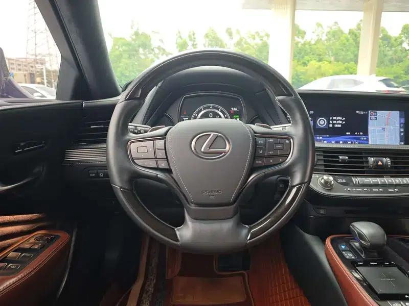 Lexus LS 2018 500h Executive Edition (China V emission standard) — миниатюра 13