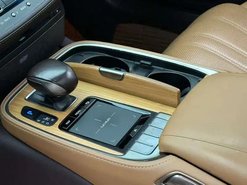 Lexus LS 2018 500h Luxury Edition (China V emission standard) — миниатюра 14