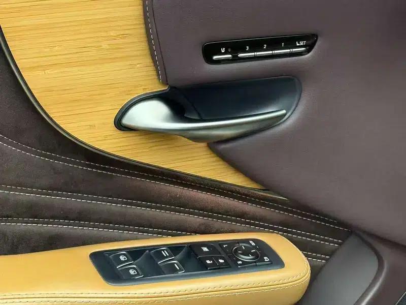 Lexus LS 2018 500h Luxury Edition (China V emission standard) — миниатюра 19
