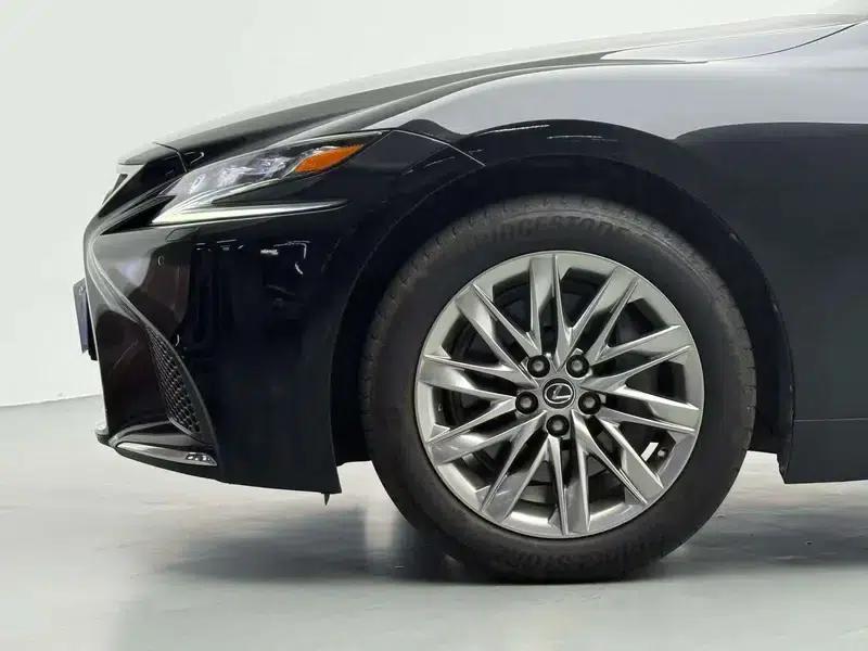 Lexus LS 2018 500h Luxury Edition (China V emission standard) — миниатюра 8