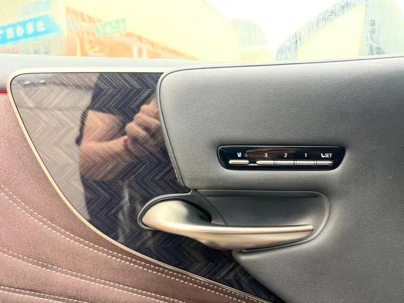 Lexus LS 2018 500h Executive Edition (China VI Emission Standard) — миниатюра 11