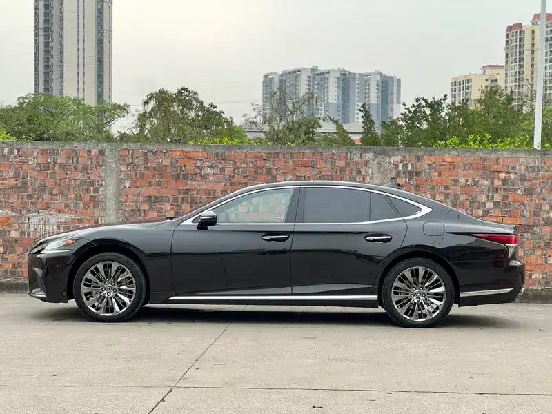 Lexus LS 2018 500h Executive Edition (China VI Emission Standard) — миниатюра 3