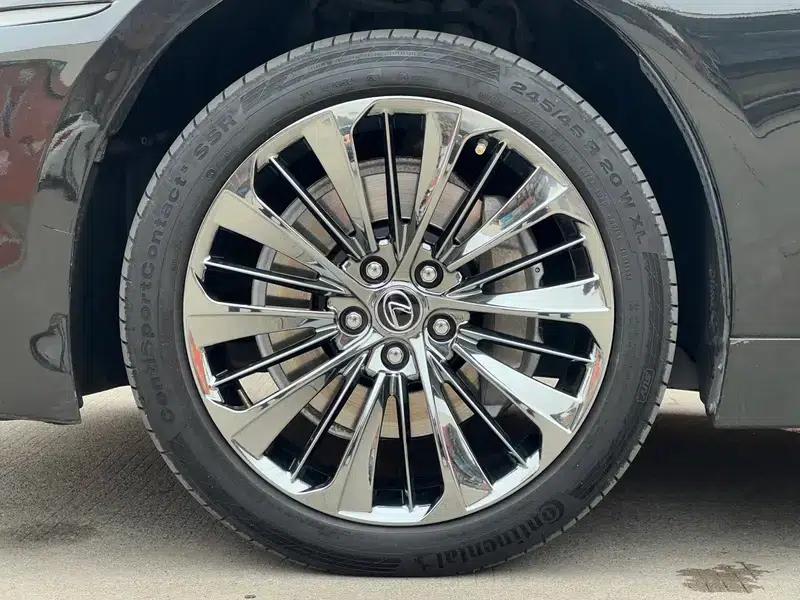 Lexus LS 2018 500h Executive Edition (China VI Emission Standard) — миниатюра 27