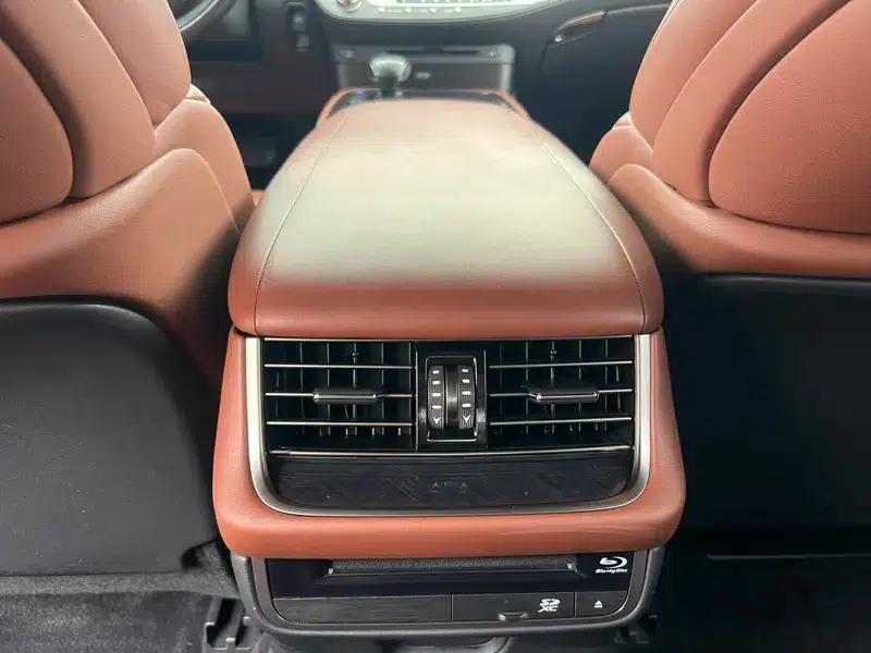 Lexus LS 2018 500h Executive Edition (China VI Emission Standard) — миниатюра 28