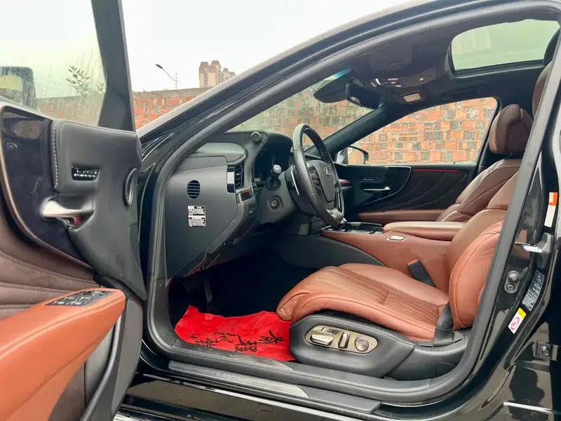 Lexus LS 2018 500h Executive Edition (China VI Emission Standard) — миниатюра 40