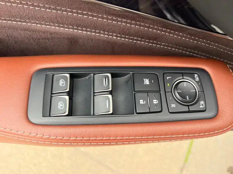 Lexus LS 2018 500h Executive Edition (China VI Emission Standard) — миниатюра 44