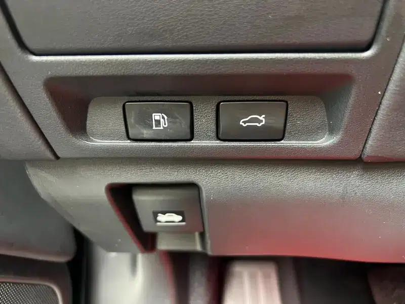 Lexus LS 2018 500h Executive Edition (China VI Emission Standard) — миниатюра 9