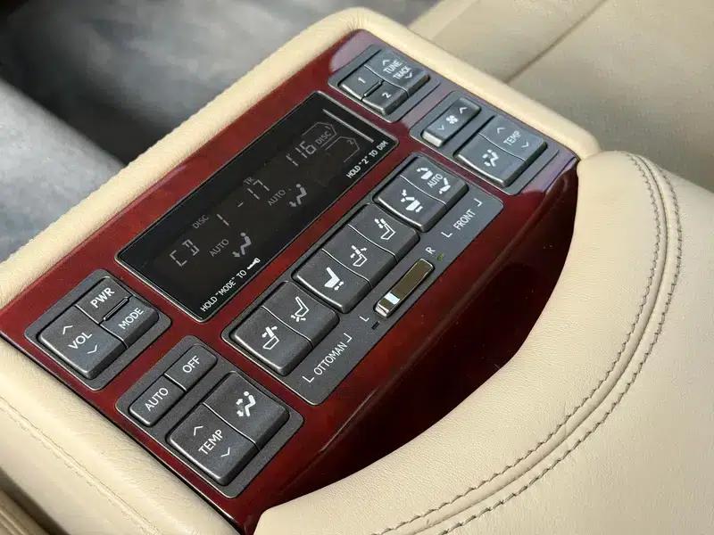 Lexus LS 2010 460L Premium Edition — миниатюра 11
