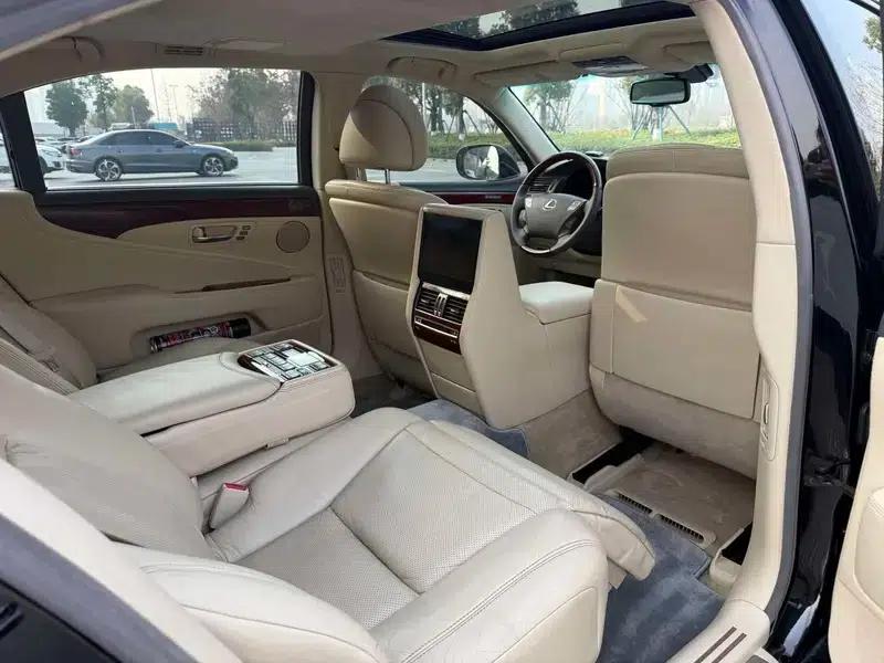 Lexus LS 2010 460L Premium Edition — миниатюра 25