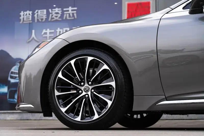 Lexus LS 500h Executive Edition 2021 — миниатюра 9