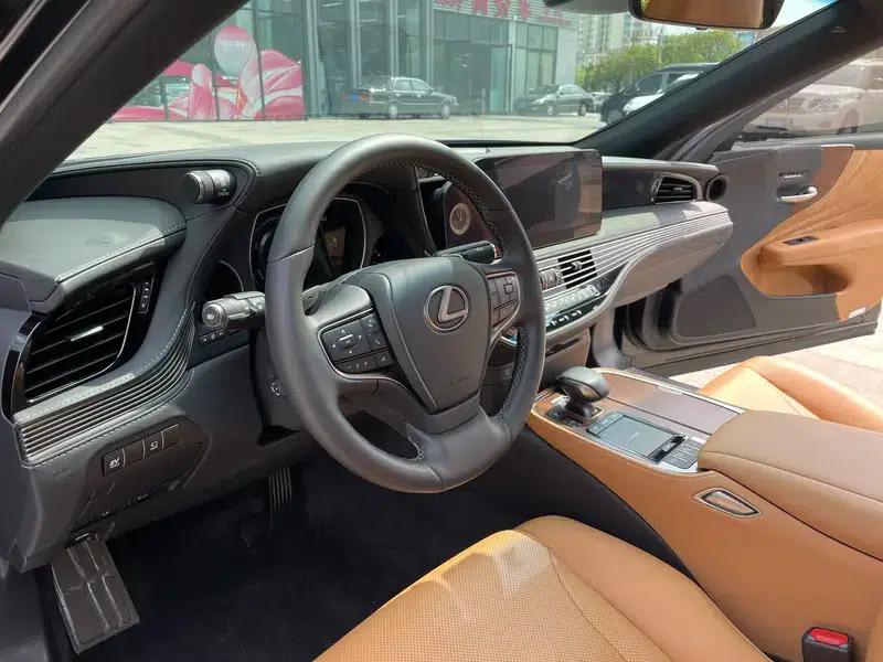 Lexus LS 2021 500h Premium Edition — миниатюра 14