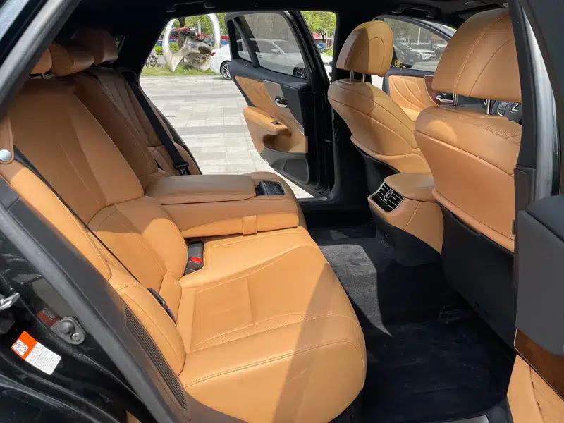 Lexus LS 2021 500h Premium Edition — миниатюра 18