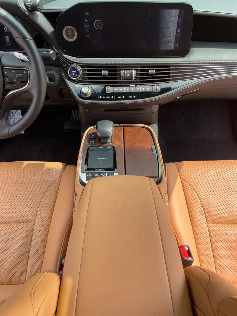 Lexus LS 2021 500h Premium Edition — миниатюра 10