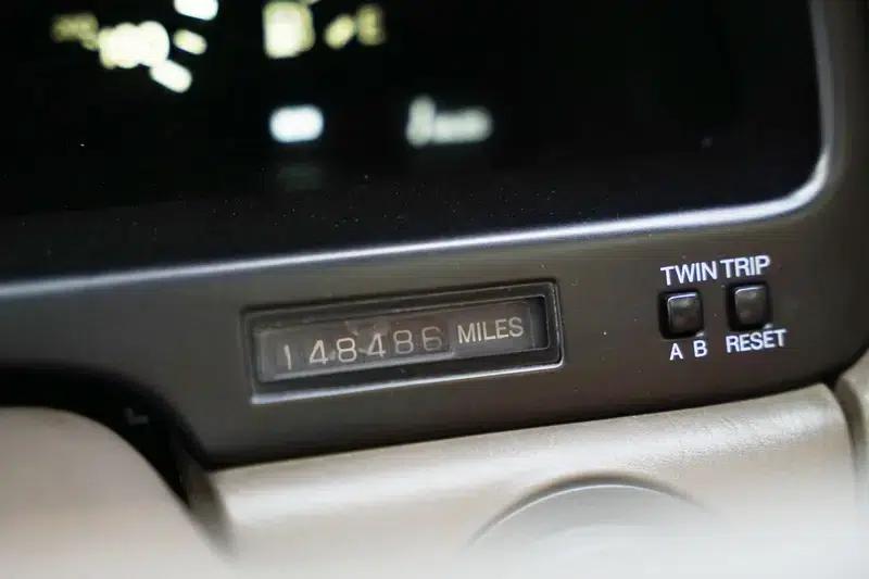 1994 Lexus LS 4.0L Automatic Rear-Wheel Drive 5-Seater (Parallel Import) — миниатюра 10