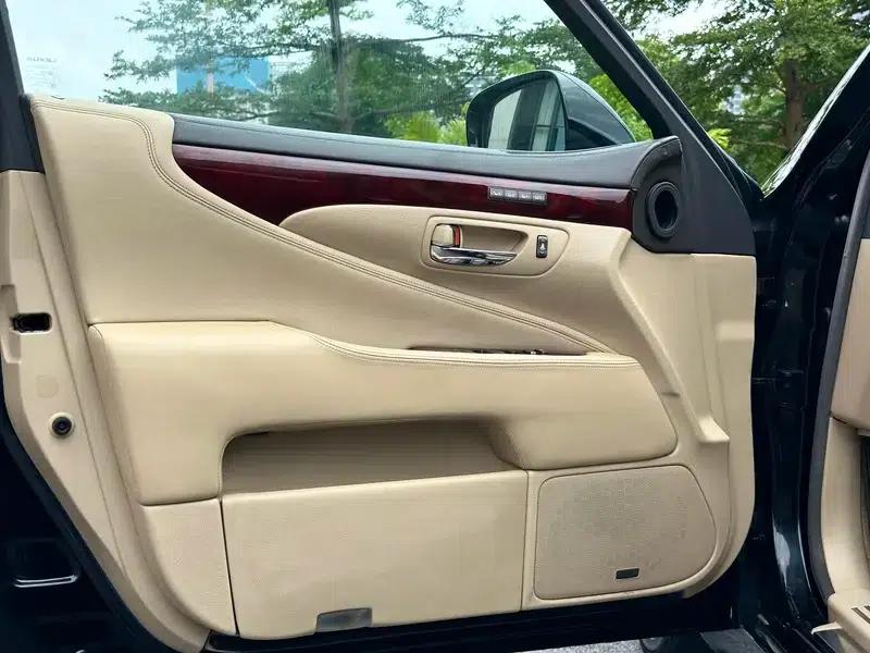 Lexus LS 2010 460L Premium Edition — миниатюра 11