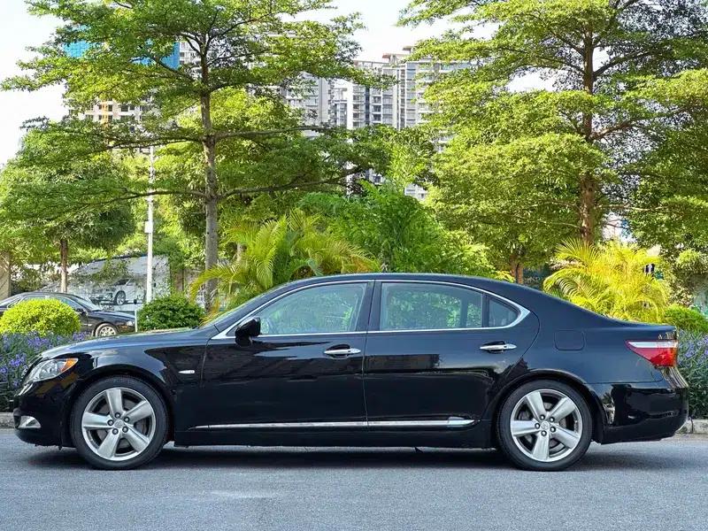 Lexus LS 2010 460L Premium Edition — миниатюра 4