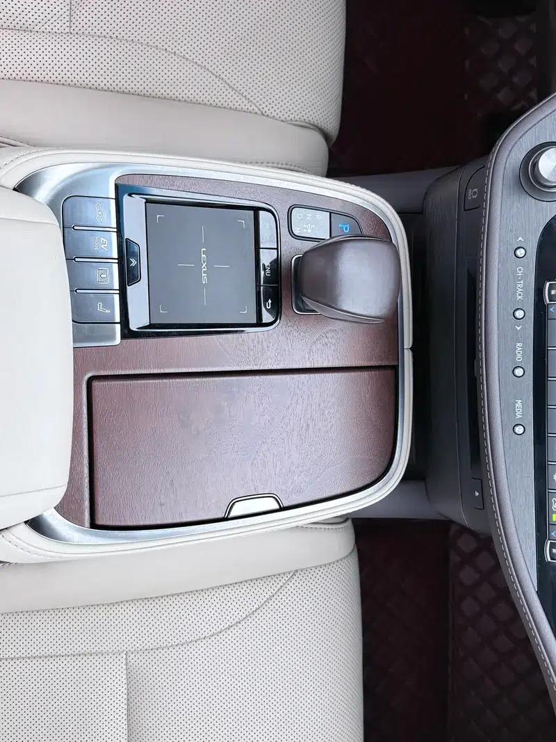 Lexus LS 2018 500h Premium Edition (China V Emission Standard) — миниатюра 9