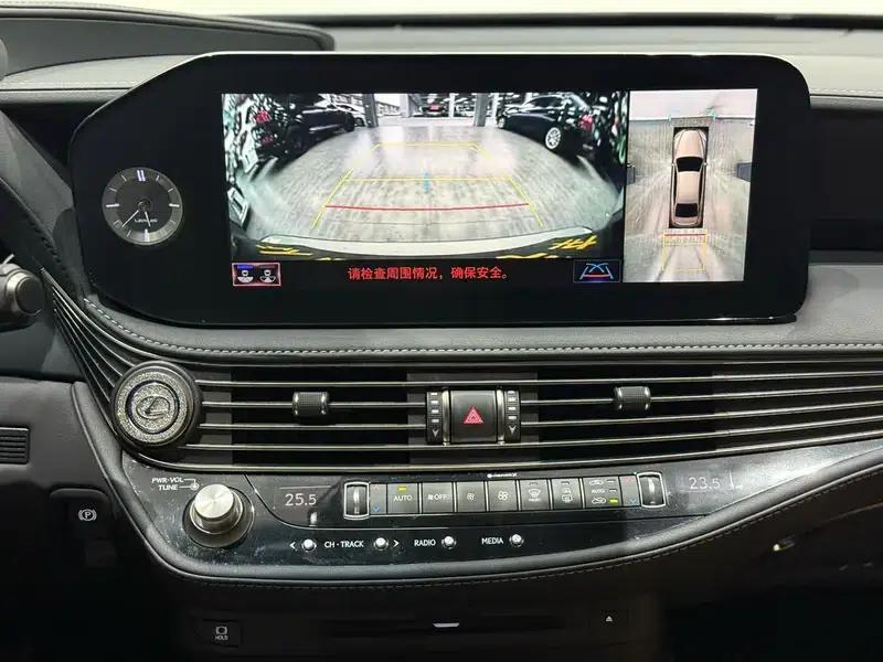 Lexus LS 2021 500h Premium Edition — миниатюра 14