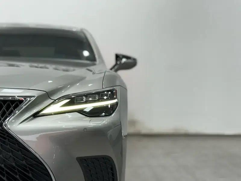 Lexus LS 2021 500h Premium Edition — миниатюра 7