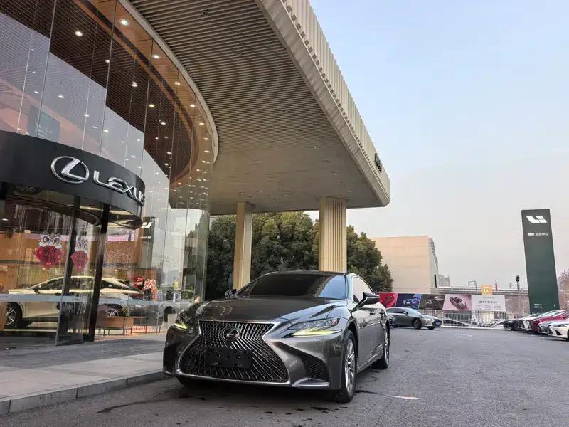 Lexus LS 2020 500h Luxury Edition (China VI Emission Standard) — миниатюра 1