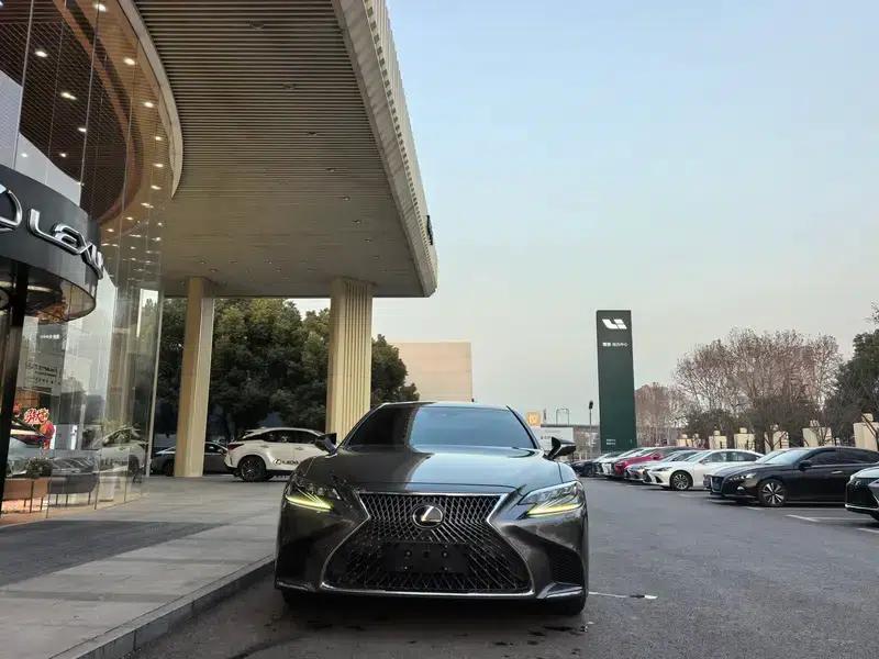 Lexus LS 2020 500h Luxury Edition (China VI Emission Standard) — миниатюра 2
