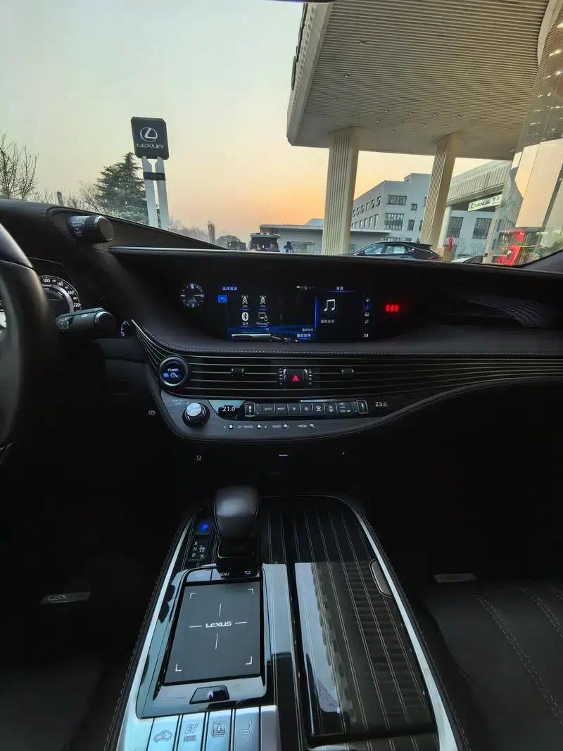 Lexus LS 2020 500h Luxury Edition (China VI Emission Standard) — миниатюра 12