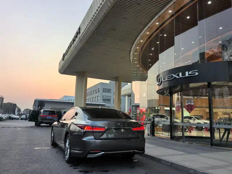 Lexus LS 2020 500h Luxury Edition (China VI Emission Standard) — миниатюра 5