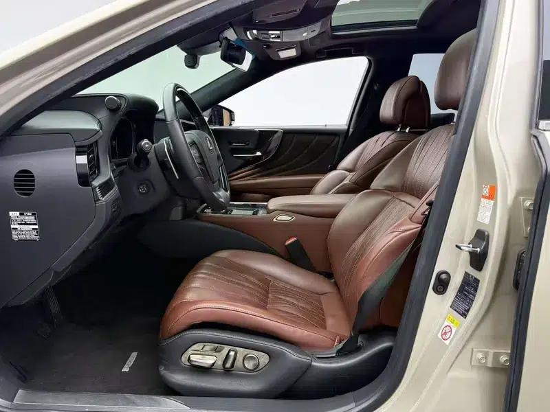 Lexus LS 2018 500h Executive Edition (China V emission standard) — миниатюра 16