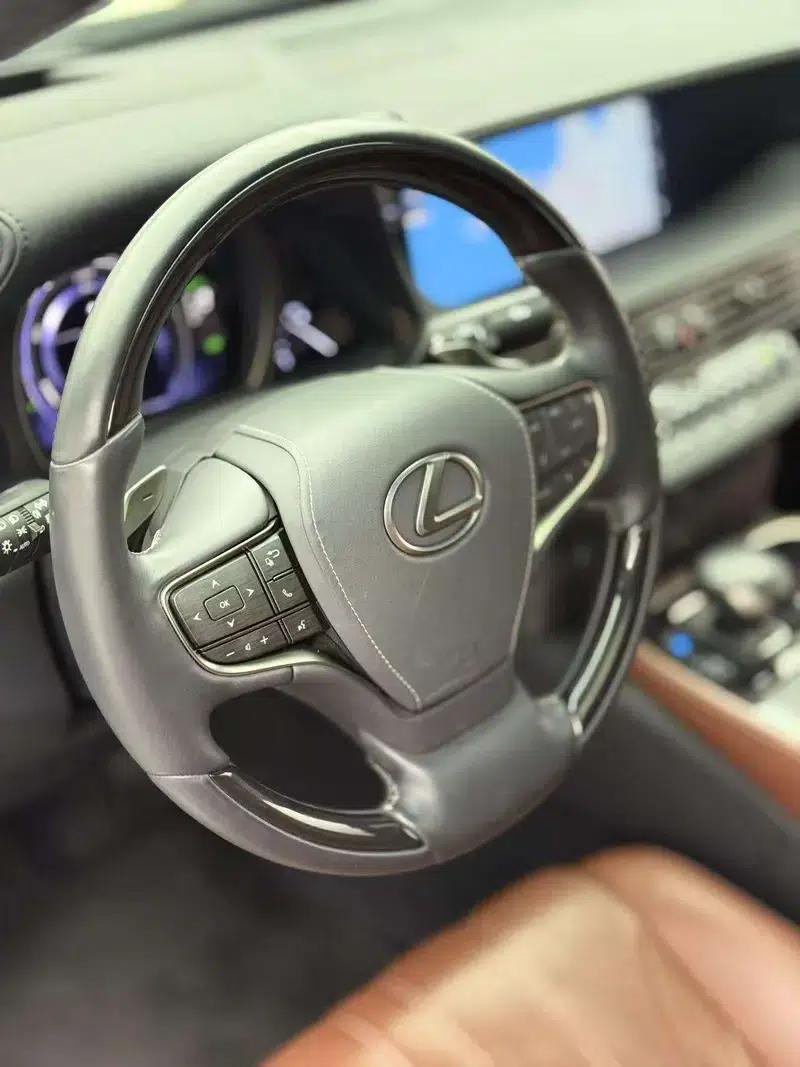 Lexus LS 2018 500h Executive Edition (China V emission standard) — миниатюра 7