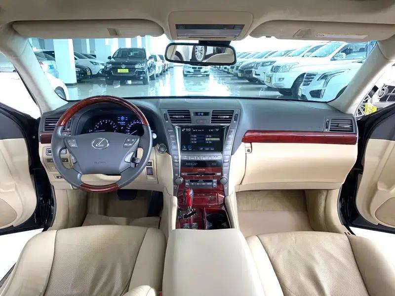 Lexus LS 2007 4.6L Automatic Luxury Extended Wheelbase — миниатюра 10
