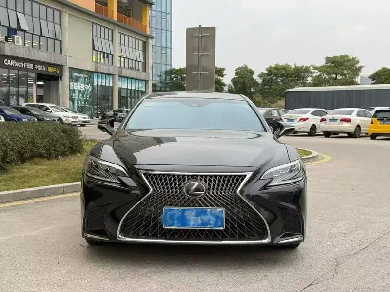Lexus LS 2018 500h Executive Edition (China VI Emission Standard) — миниатюра 2