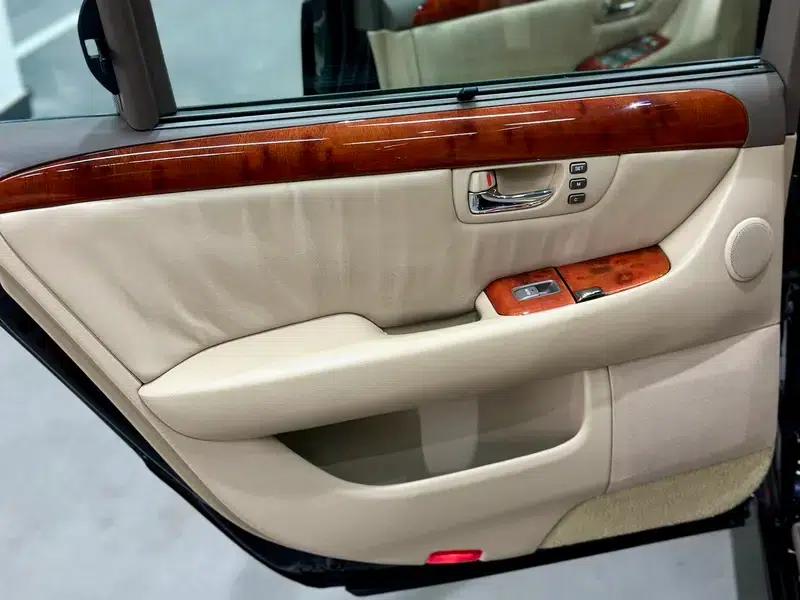 2002 Lexus LS 4.3L (Parallel Import) — миниатюра 13