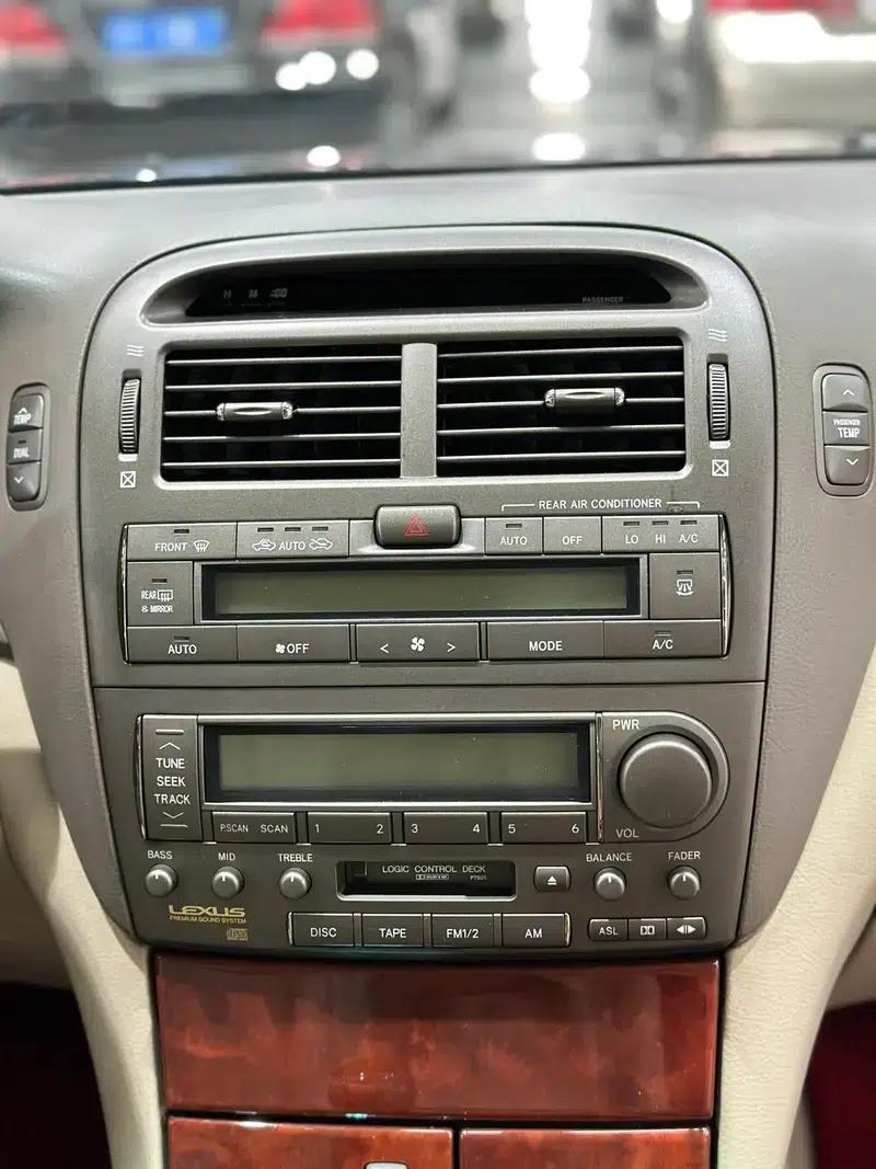 2002 Lexus LS 4.3L (Parallel Import) — миниатюра 18