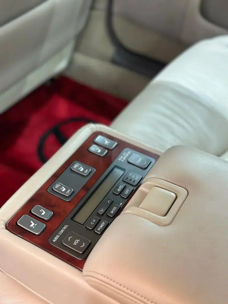 2002 Lexus LS 4.3L (Parallel Import) — миниатюра 27