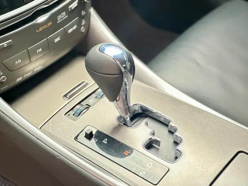 Lexus IS 2009 300C — миниатюра 18