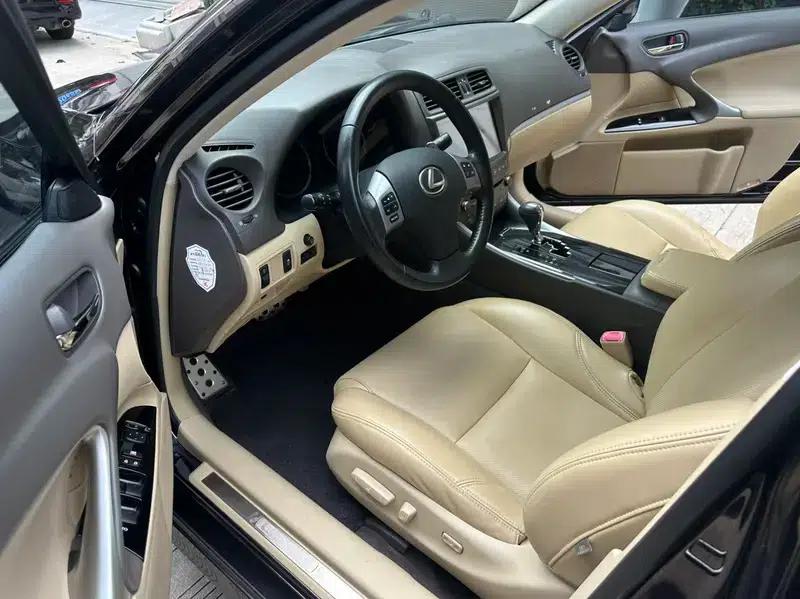 Lexus IS 2011 250 Sport Edition — миниатюра 8