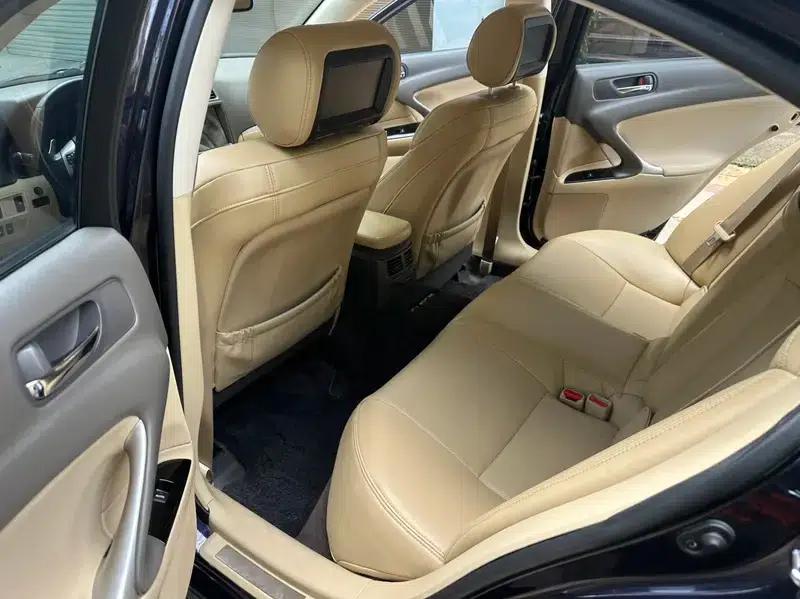 Lexus IS 2011 250 Sport Edition — миниатюра 9