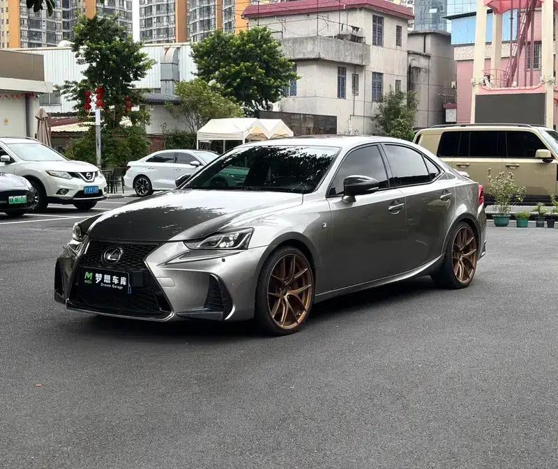 Lexus IS 2017 300 F SPORT Edition — миниатюра 1