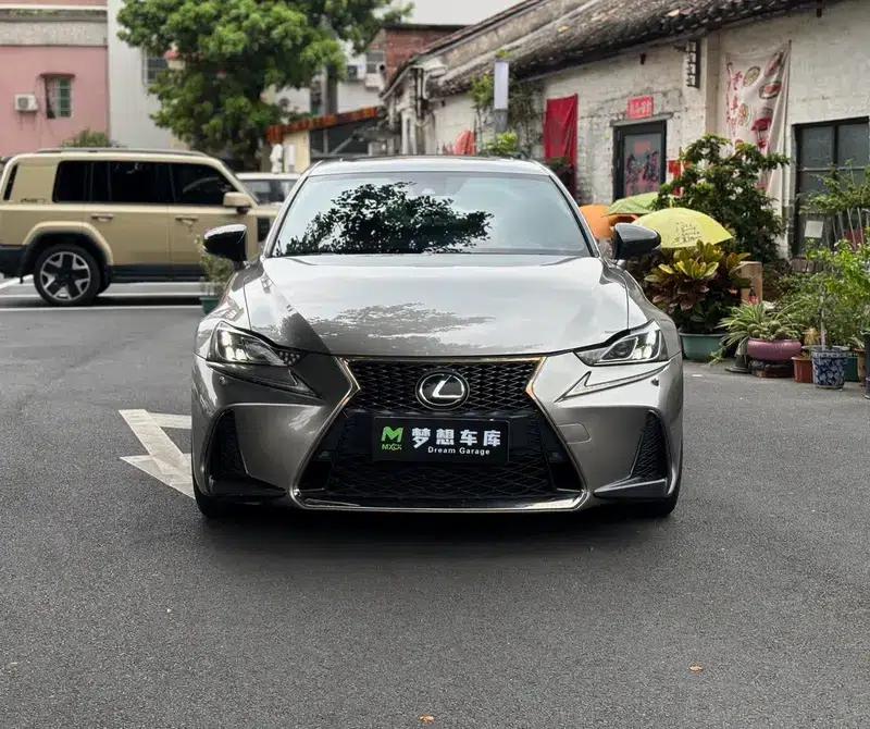 Lexus IS 2017 300 F SPORT Edition — миниатюра 2