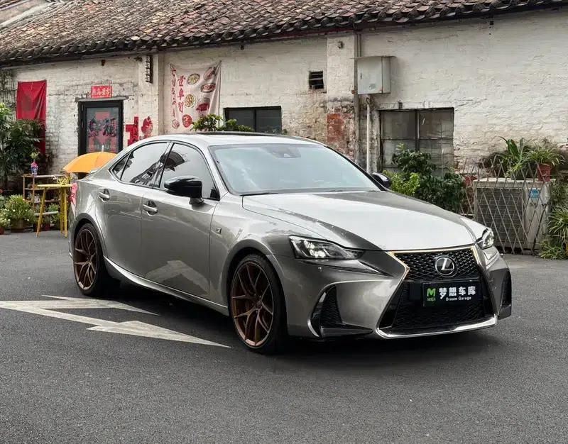 Lexus IS 2017 300 F SPORT Edition — миниатюра 3