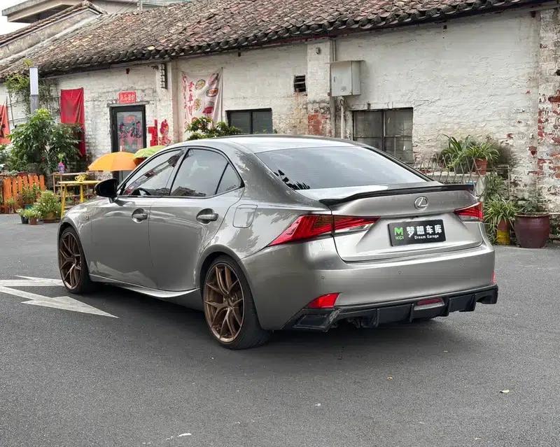 Lexus IS 2017 300 F SPORT Edition — миниатюра 4