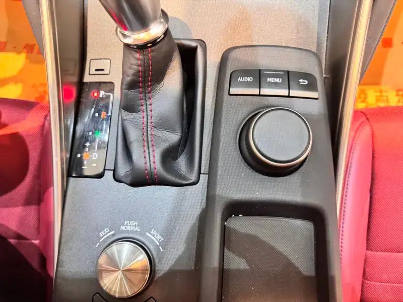 Lexus IS 2017 300 F SPORT Edition — миниатюра 12