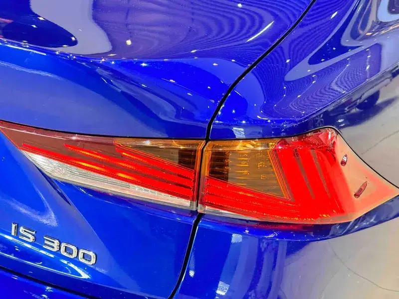 Lexus IS 2017 300 F SPORT Edition — миниатюра 9