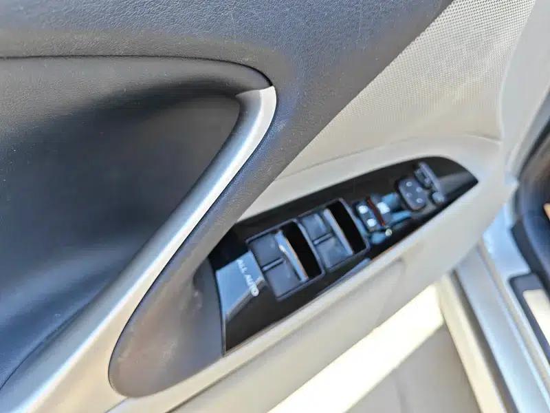 Lexus IS 2011 250 Sport Edition — миниатюра 13