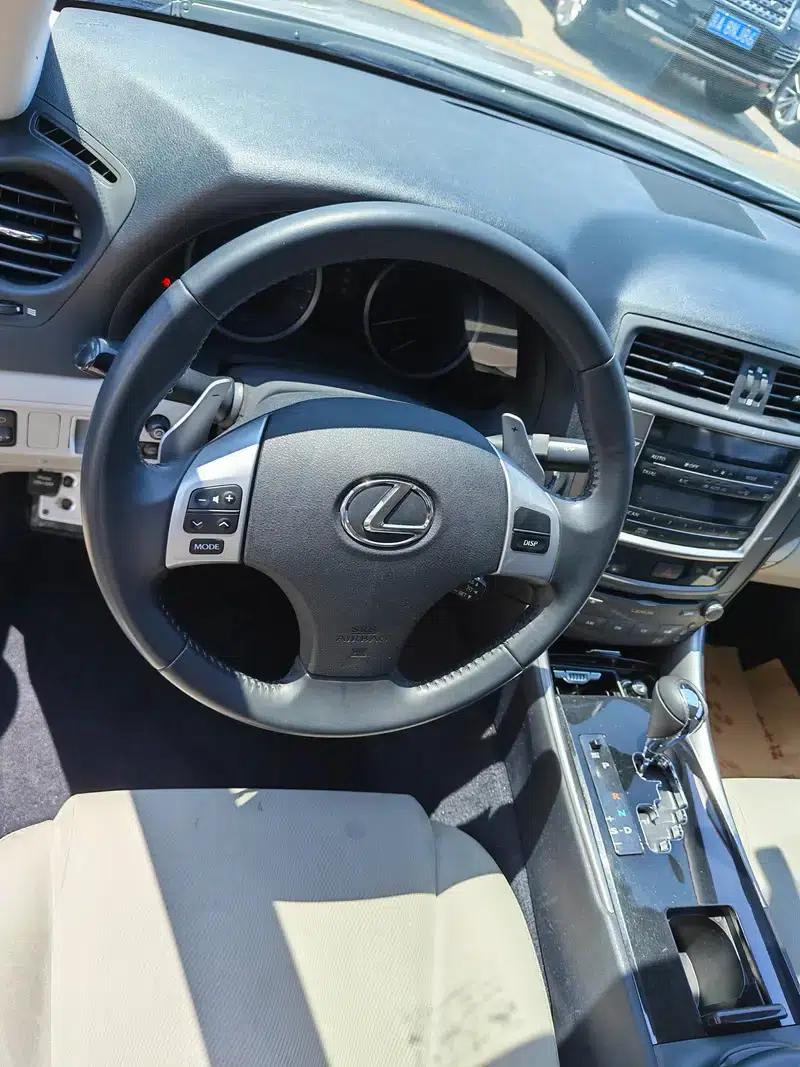Lexus IS 2011 250 Sport Edition — миниатюра 9