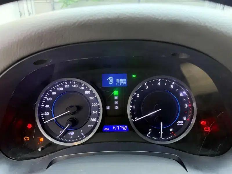 Lexus IS 2011 250 Sport Edition — миниатюра 13