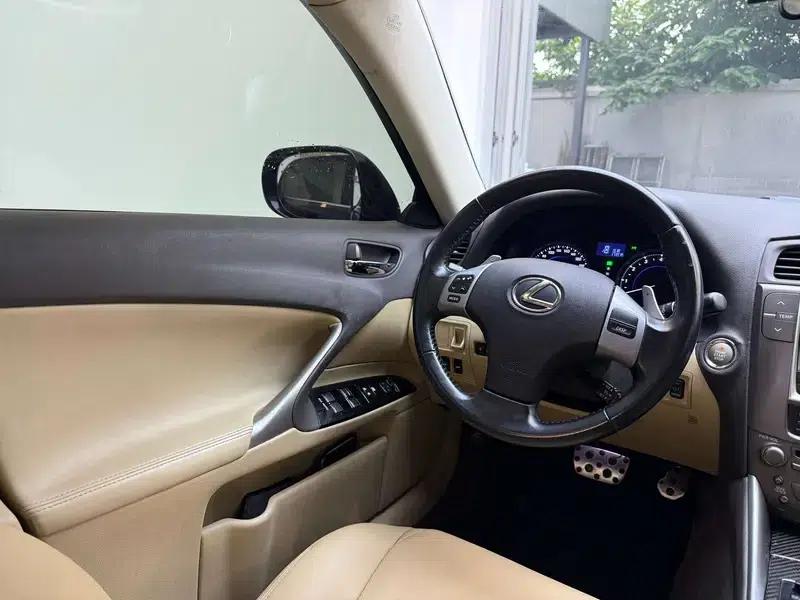 Lexus IS 2011 250 Sport Edition — миниатюра 14